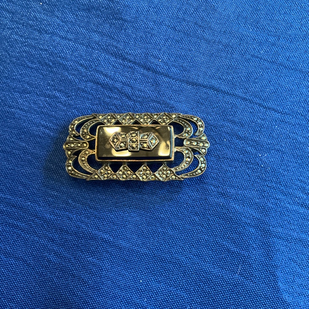 Vintage silver marcasite black onyx pin